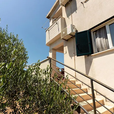 Apartment Mandalina House-3