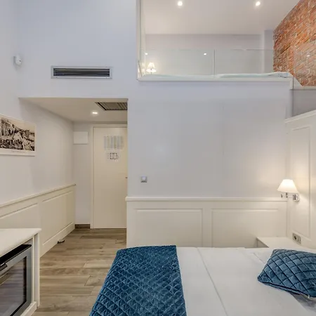 Roko Luxury Rooms-2