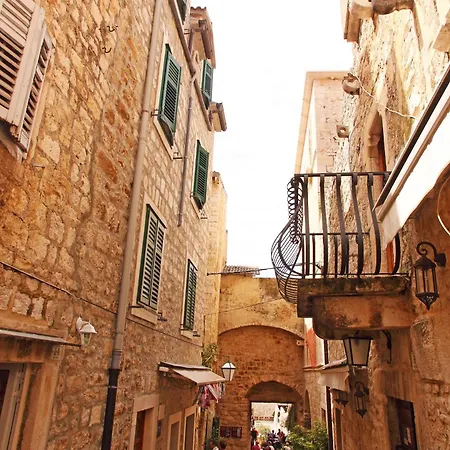 Rooms And Apartments Villa Town Gate Hvar-3