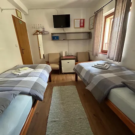 Guesthouse Fjaka-3