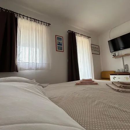 Guesthouse Fjaka-2