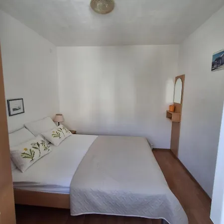 Apartment Irena Bol-3