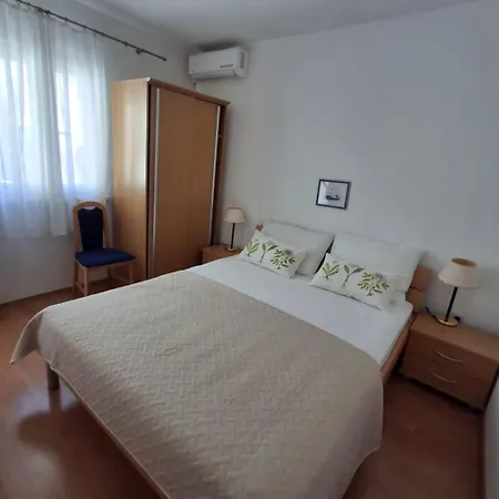 Apartment Irena Bol-2