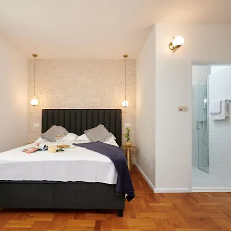 Guesthouse Ana Trogir Old Town-3