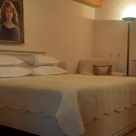 Guest House Fenix Brela-2