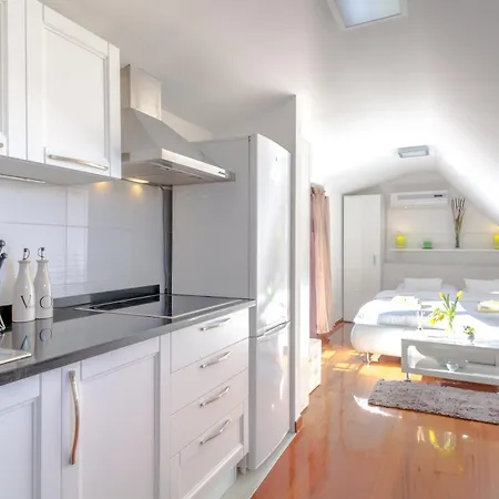 Apartments And Rooms With Wifi Split - 16550-3