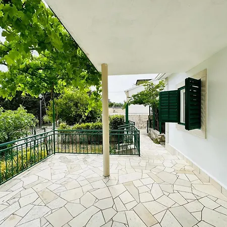 Beach House Bol-2