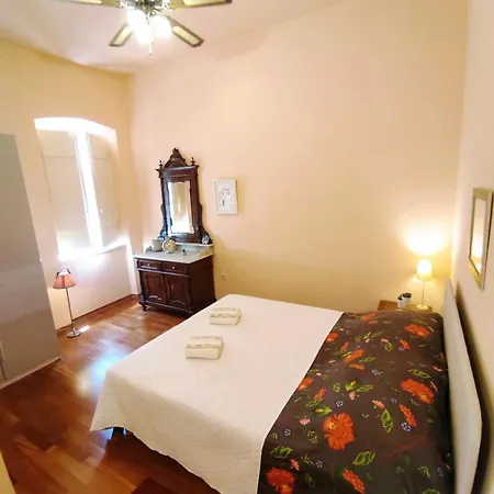 In The Center Apartment Bol-2