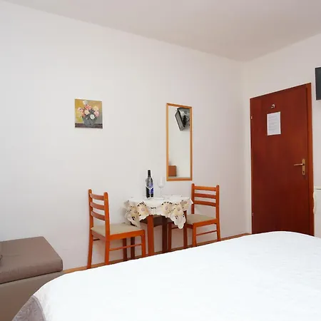 Apartments And Rooms With Parking Space Tucepi, Makarska - 16914-3