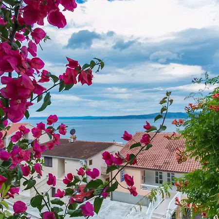 Apartments And Rooms By The Sea Brela, Makarska - 2752-2