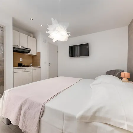 Apartments Kartulina-2