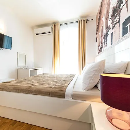 Riva City Rooms-2