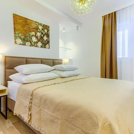 Luxury Bed & Breakfast Rooms Irini, In The Heart Of Split-3