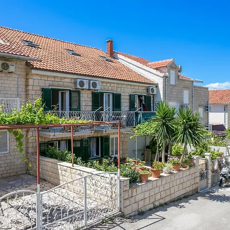 Apartments And Rooms With Parking Space Supetar, Brac - 5658-2