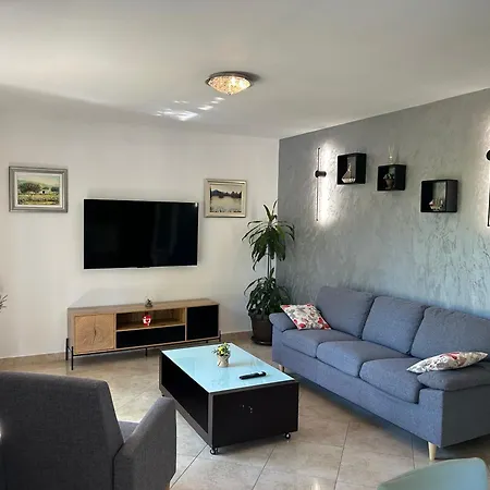 Cozy Apartment Lenny-3