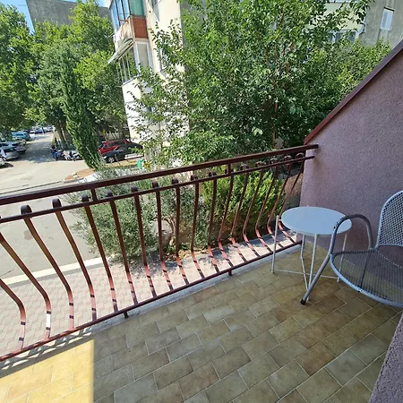 Subtub Hostel Makarska-3