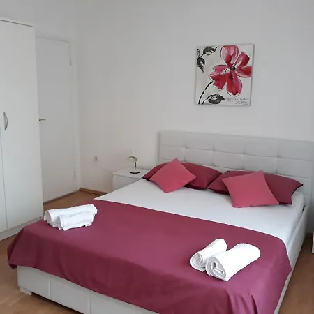 Apartment And Rooms Ivo-3