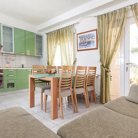 Cozy Home In Makarska With Jacuzzi-3