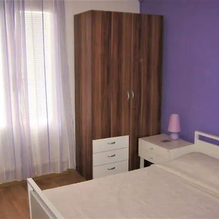Apartment And Room Mini-3
