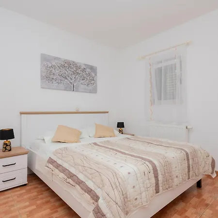 Cozy Home In Makarska-3