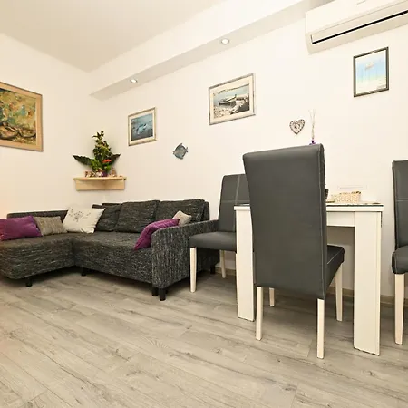 Apartments Posejdon & Neptun-2