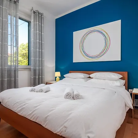 Lux Split Centre Apartments-2