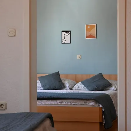 Apartment & Rooms Marigold-3