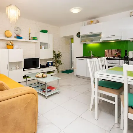 Apartment Dea-2