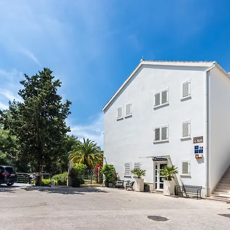 Apartments Lavica Beach Dumicic-3