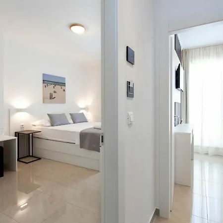 Sunset Split Rooms-3