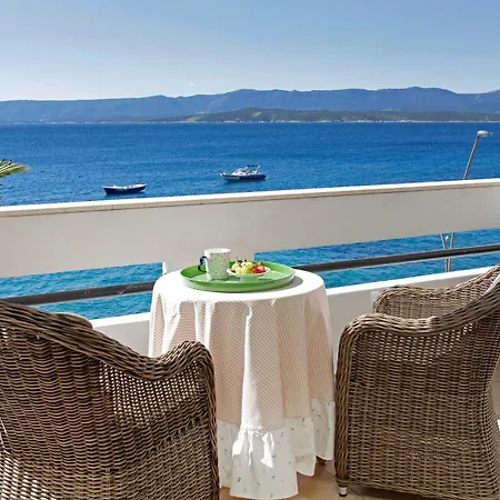 Amazing Waterfront Apartments-2