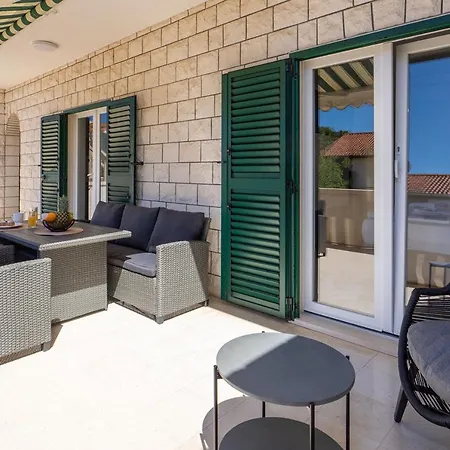 Apartments Jelavic Bol-3
