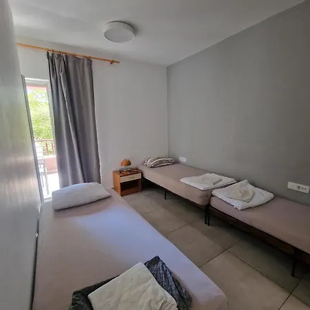 Subtub Hostel Makarska-2