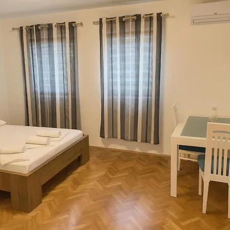 Apartments Nikola-3