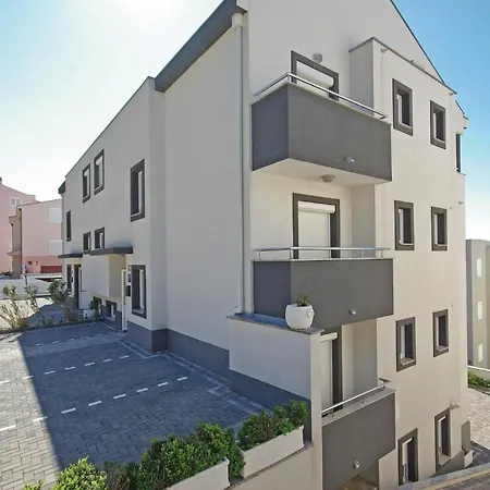 Studio Apartment In Makarska-2