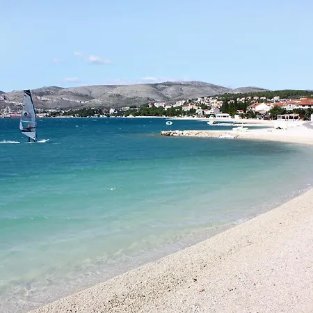 Apartments And Rooms With Parking Space Trogir - 13102-3