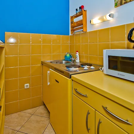 Apartments And Rooms Art Deco Pape-3