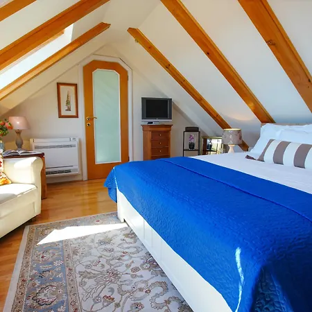 Boutique Guest Accommodation Zephyrus-2