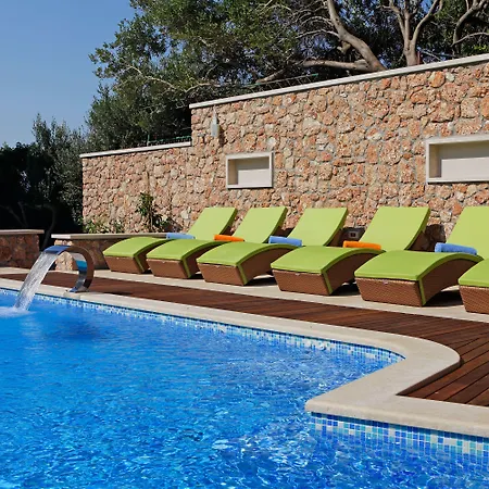 Boutique Hotel Bol-2