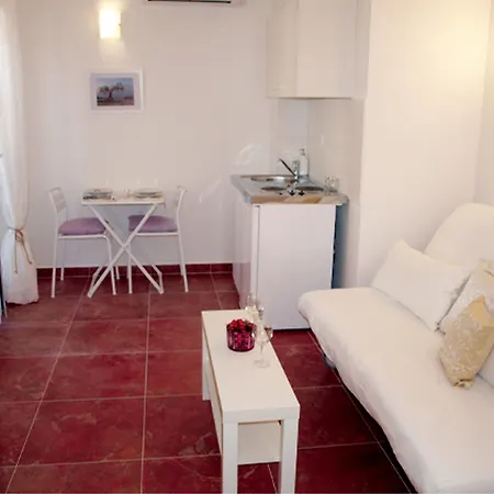 Apartments Issa-3