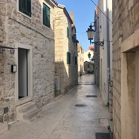 Peasant'S Palace-2