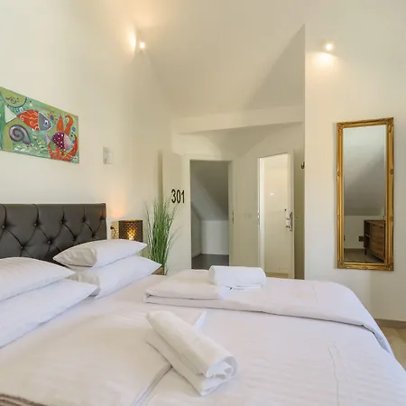 Vila White-2