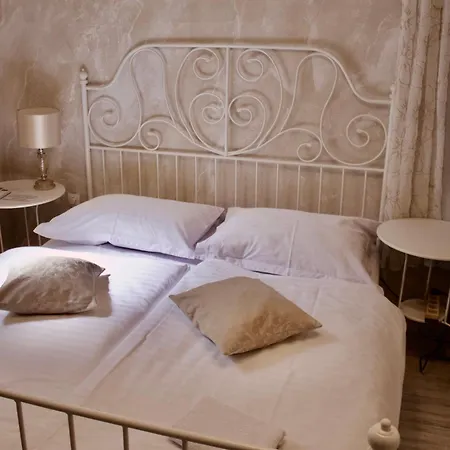 Luxury Lidija Rooms-3