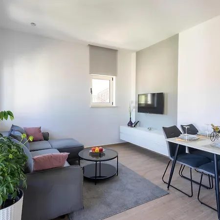 Apartments Jakic 1-2