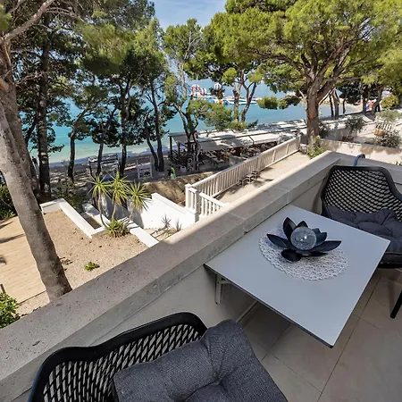 Beachfront Deluxe B&B-2