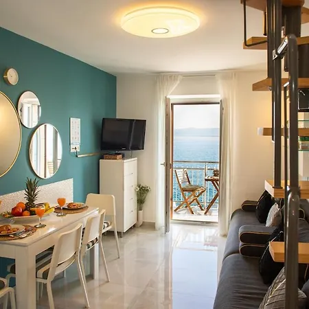 Top Location! Beach & Center Apt 4-3