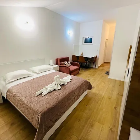 Apartments Mateljak-3