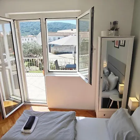 Oleas Stari Grad Hvar - Private Guest Rooms - 2 Min To Sea & Center-3