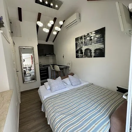 Tiny Dream - Old Town Rooms Split-2