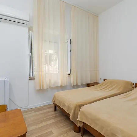 Twin Room Gradac 16006C-2